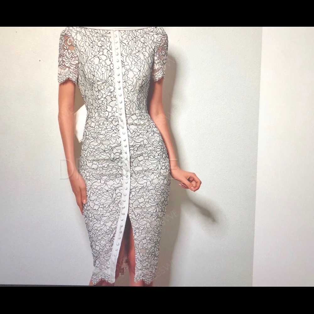 Formal dresses - Picture 4 of 8